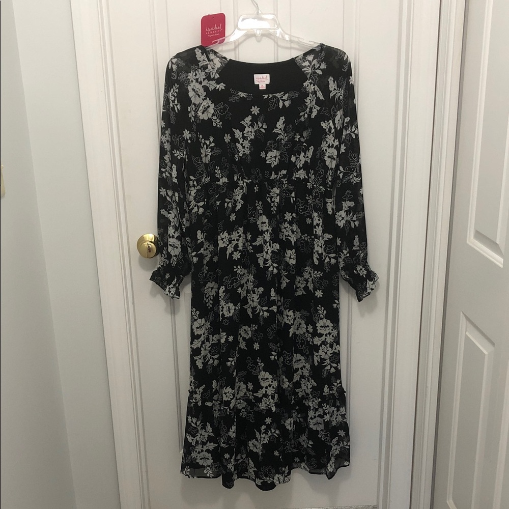 NWOT Isabel Maternity Black and White Floral Long Sleeve Dress